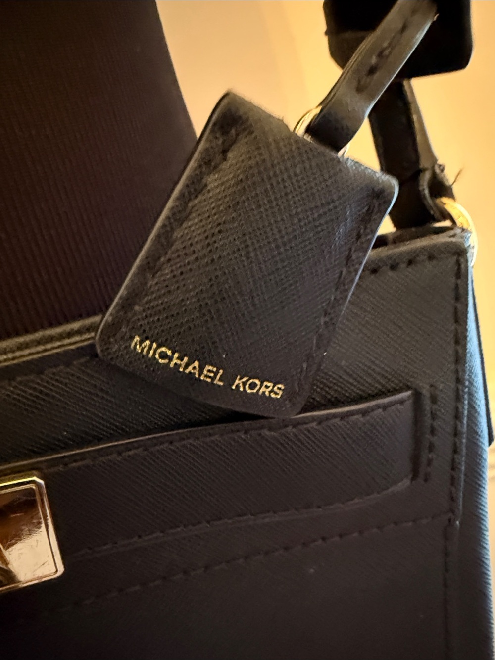 Michael Kors Classic Traveler Crossbody Bag in Black w/ Gold Hardware - Picture 4 of 9